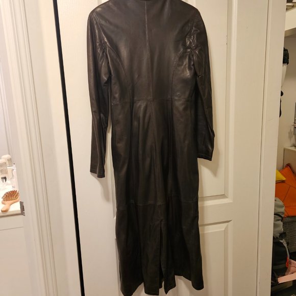 Cool 90s vintage long slim leather coat. - Picture 3 of 6